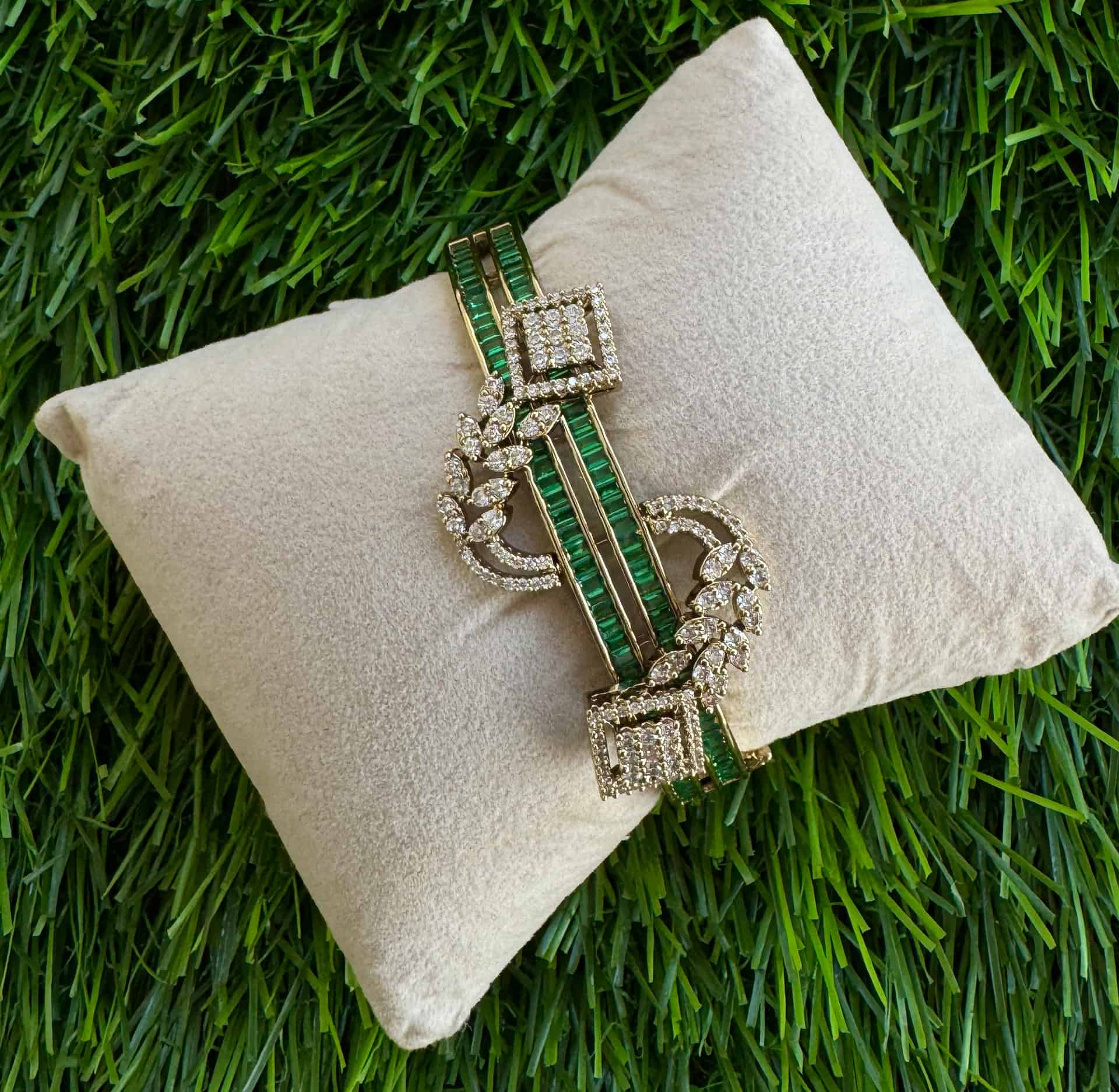 Sleeker-geometric Look Bracelet – #3c6339
