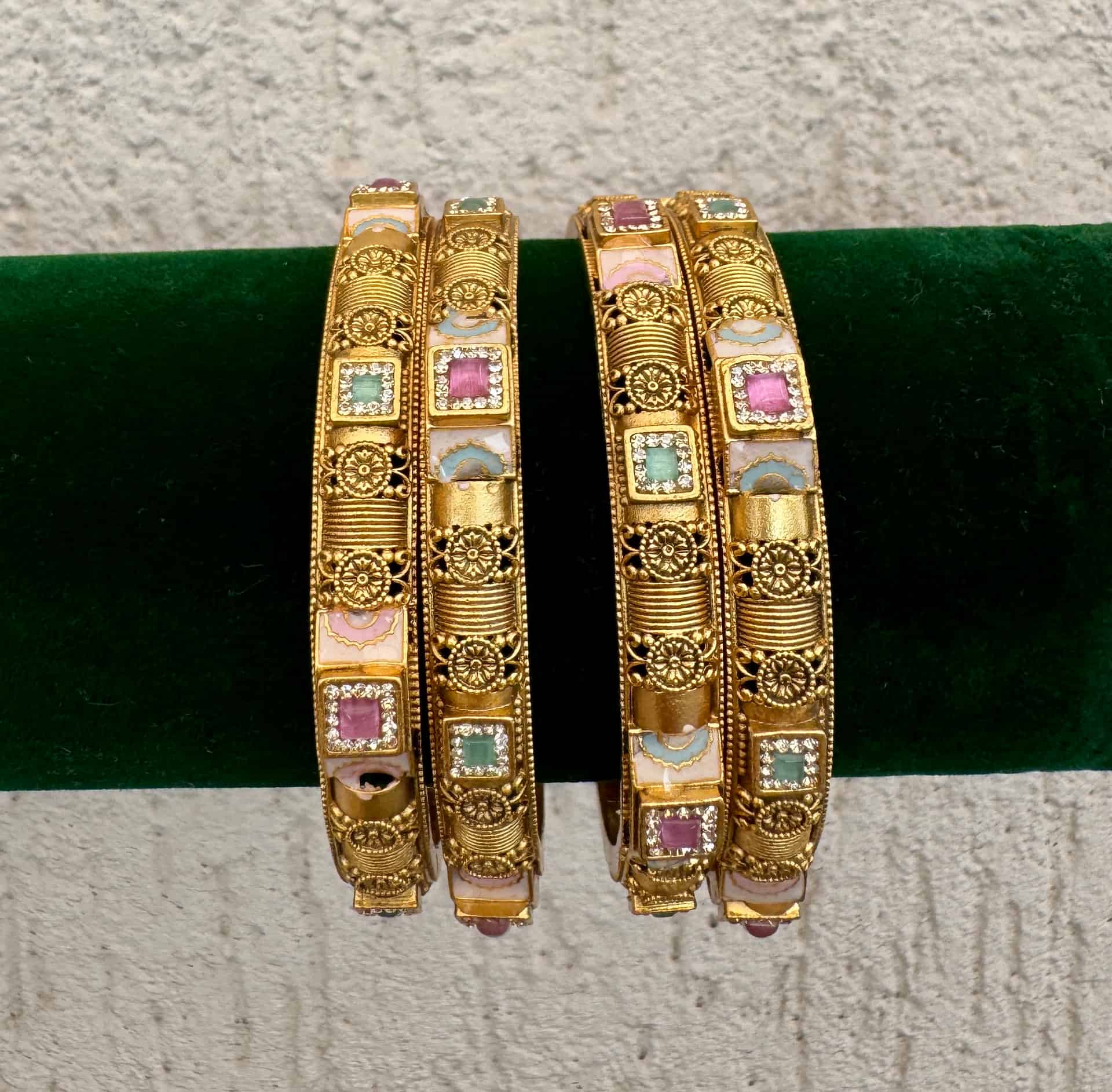 Vintage& Ethnic Bangles (4pc Set) – 2-4