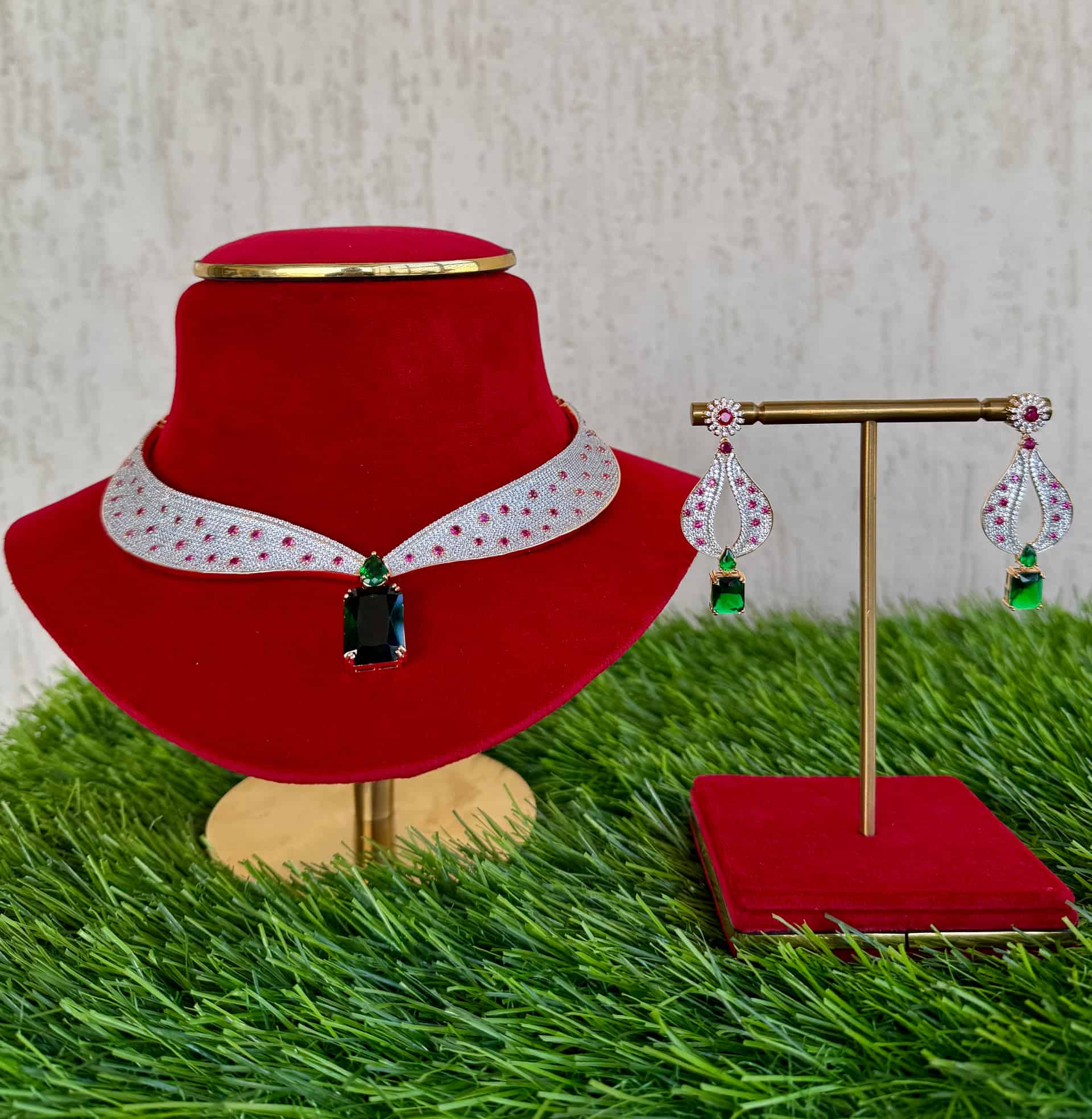 Choker-style Necklace With Dangle Earrings – #d61679
