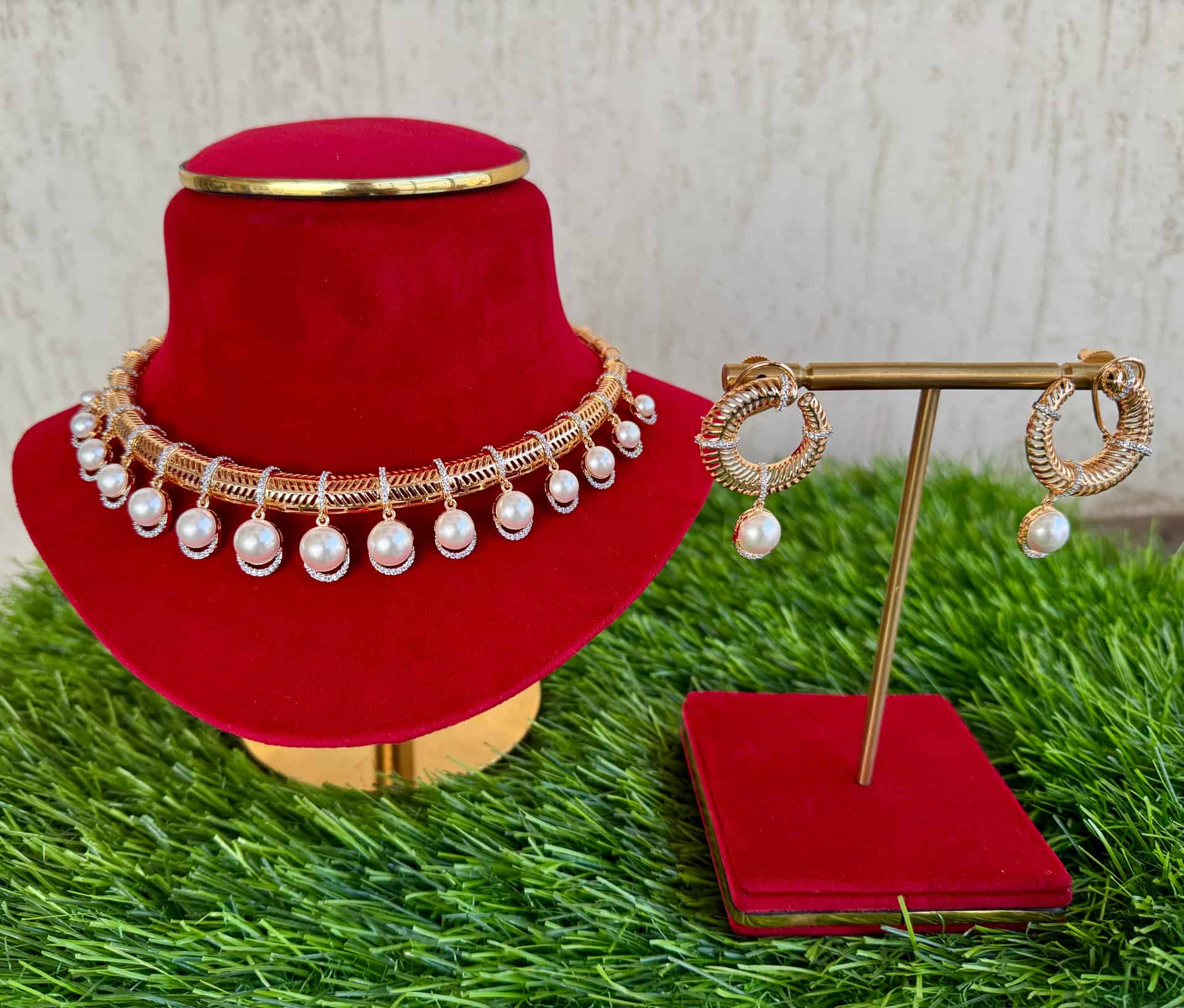 Choker-style Necklace With Hoop-style Earrings