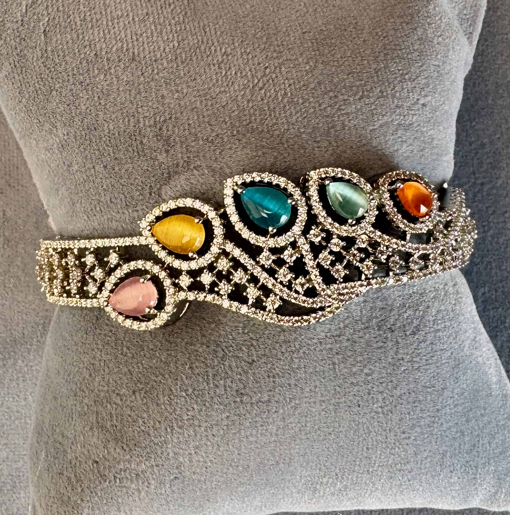 Pear Cut Ad Statement Bracelet – #7bcff1