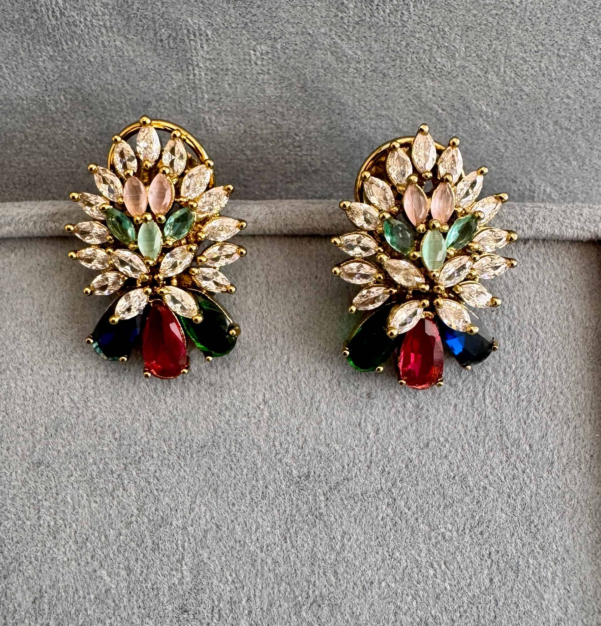 Multicolor Plume Ad Stud Earrings