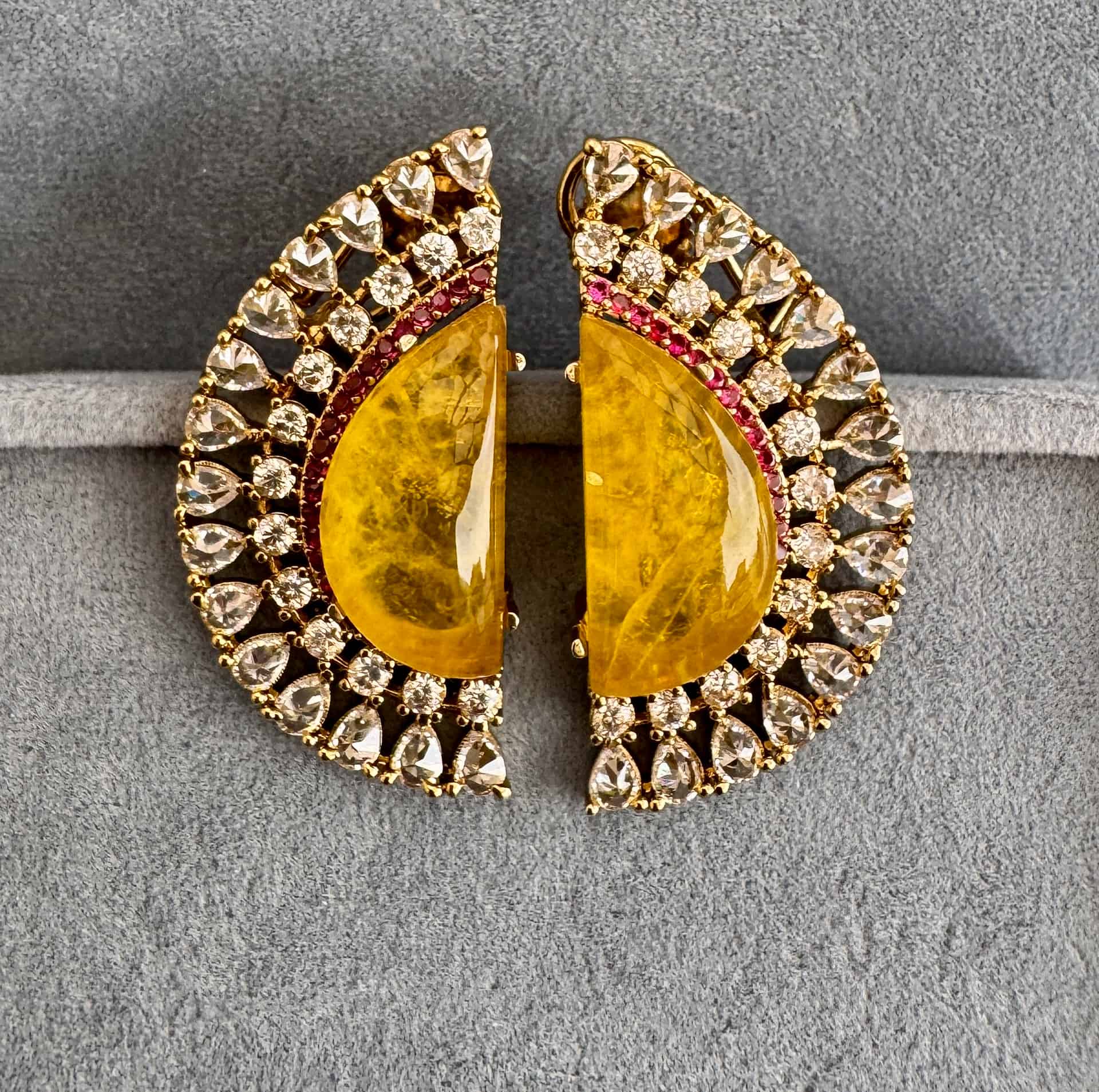 Half-moon Studs Earrings – #edd52d