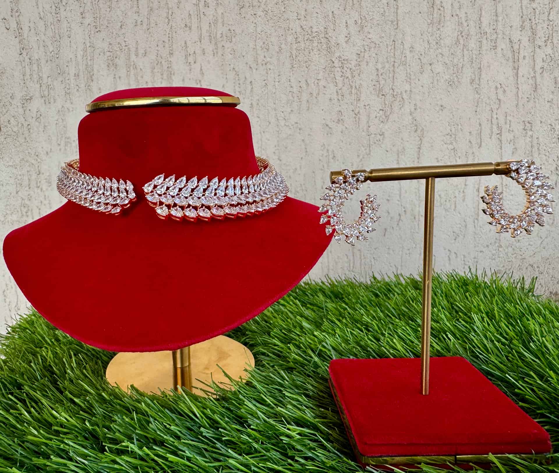 Unique Choker Necklace With Earrings