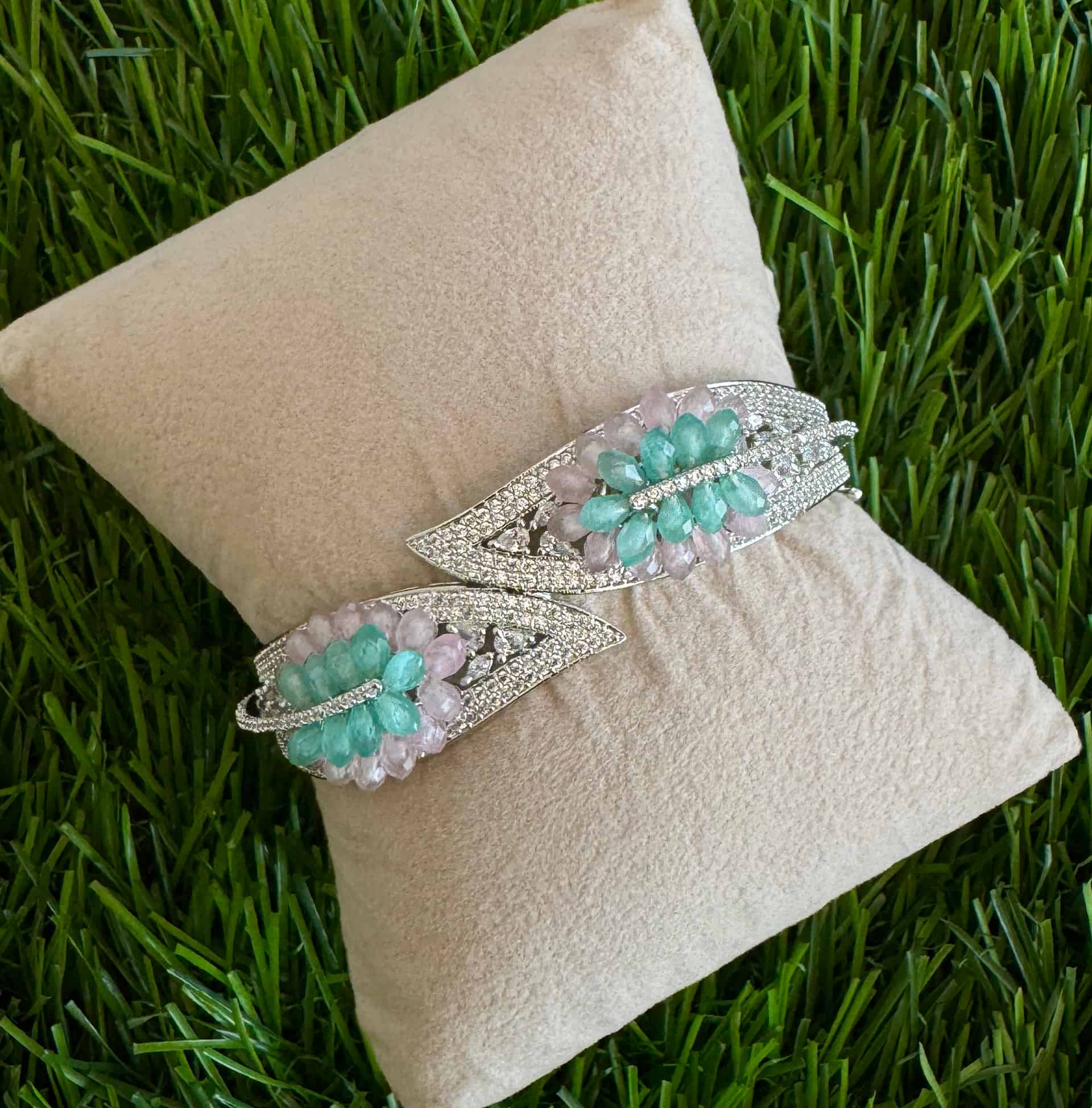 Leaf-shaped Motifs Bracelet