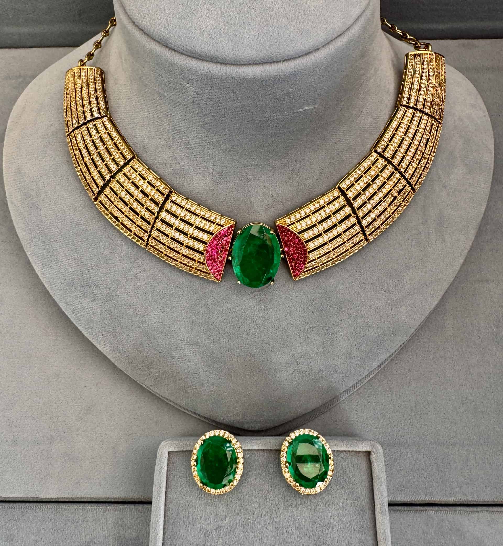 Emerald Royale Collar Necklace Set